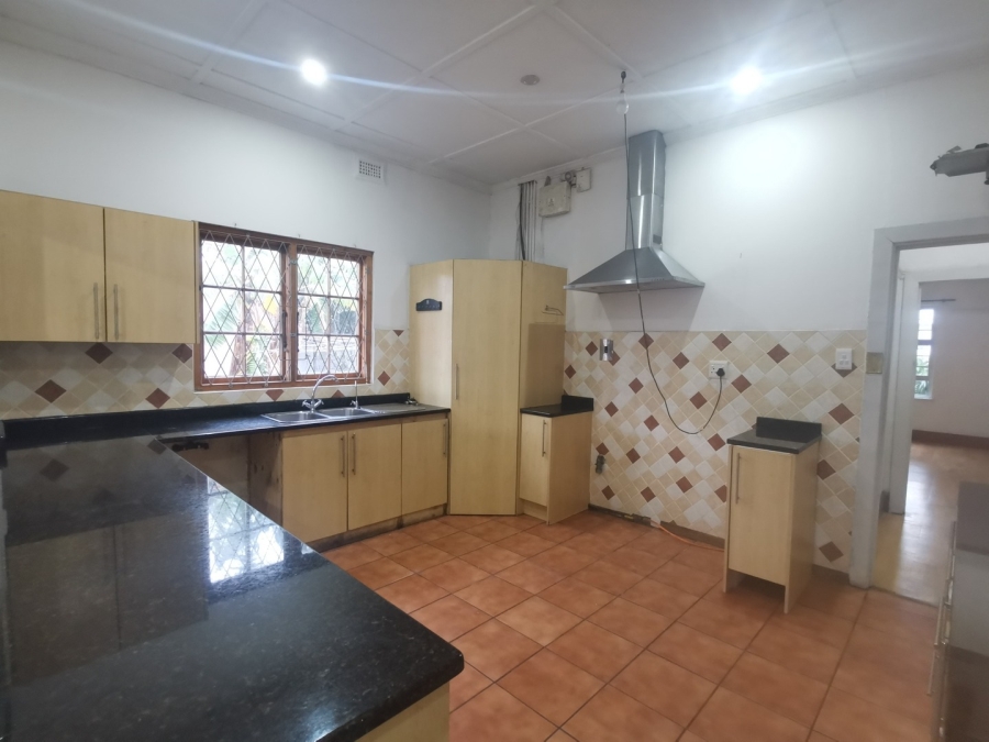 To Let 4 Bedroom Property for Rent in Vincent Eastern Cape